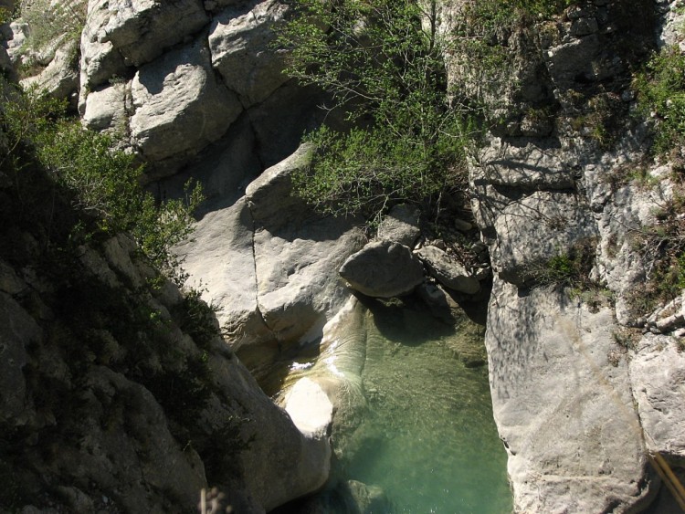 Fonds d'cran Nature Fleuves - Rivires - Torrents Le torrent d'Arnayon