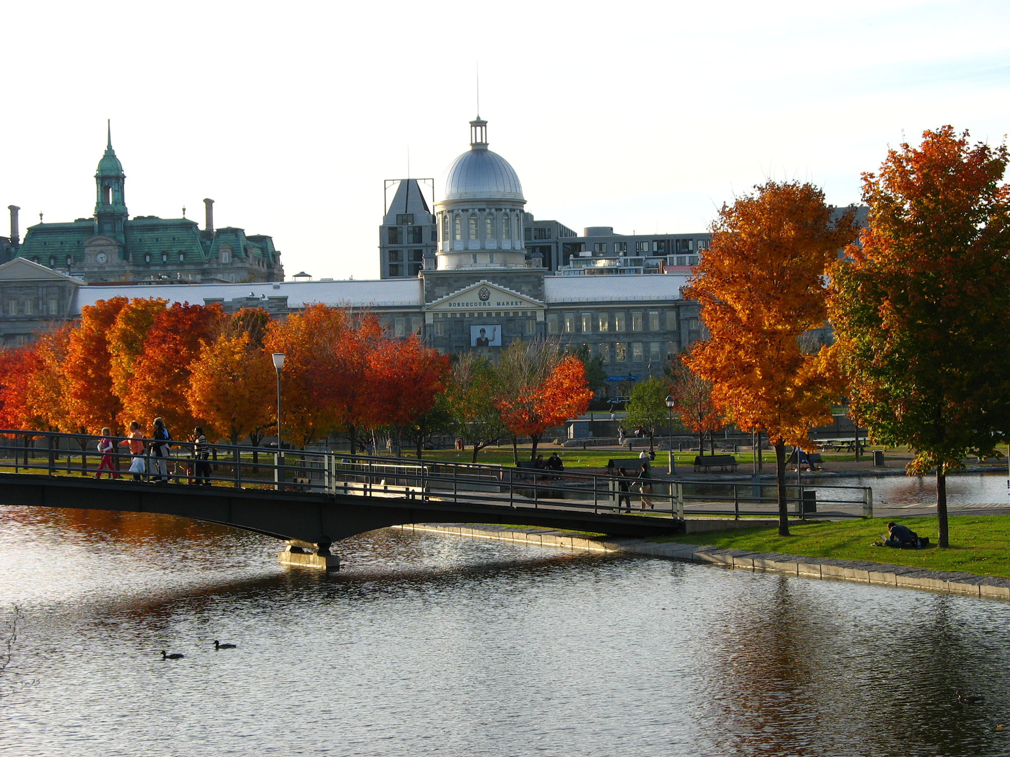 Wallpapers Nature Seasons - Fall Journe d'automne dans le Vieux Port de Montral