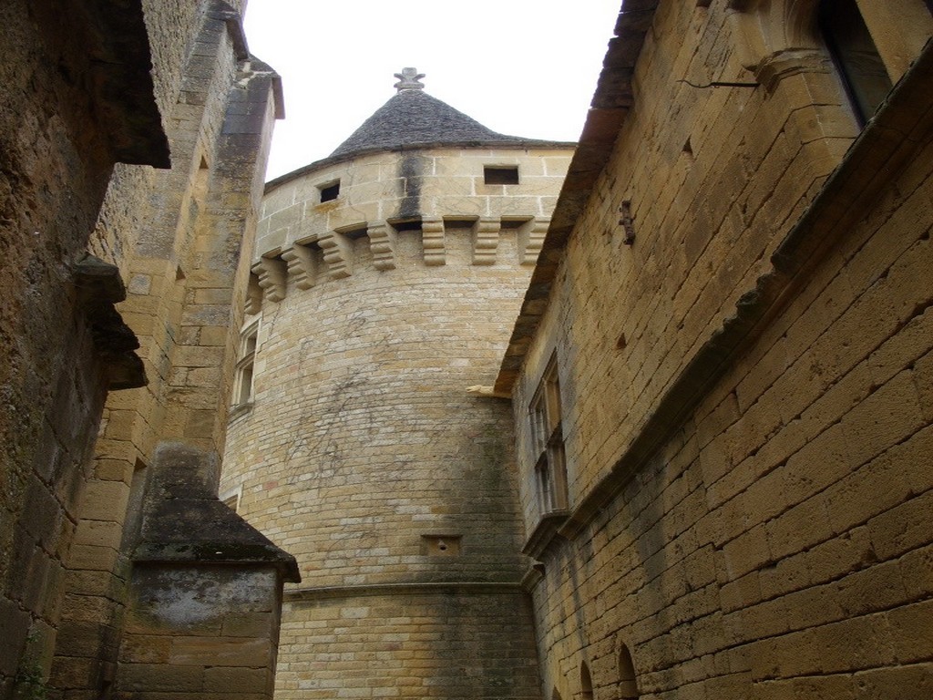 Fonds d'cran Constructions et architecture Chteaux - Palais chteau de st geniez en dordogne