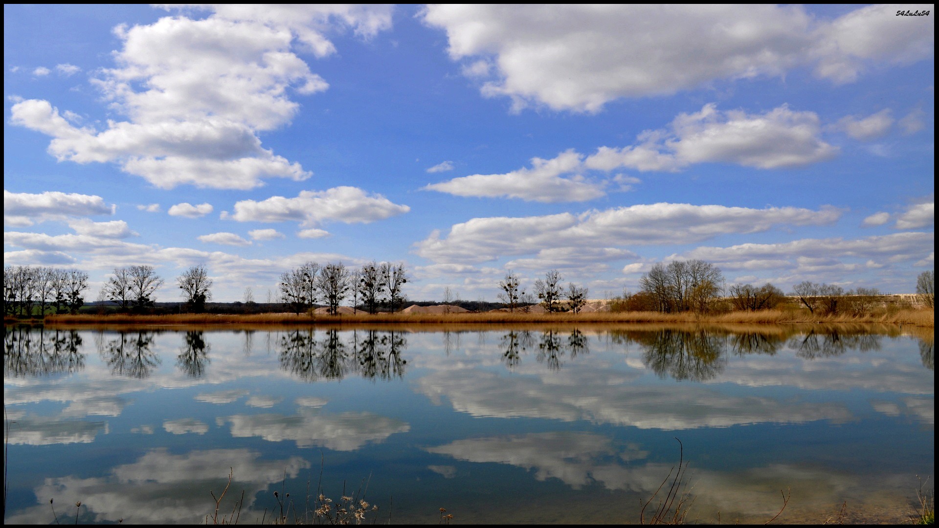 Wallpapers Nature Water - Reflection REFLETS PRESQUES PARFAITS...