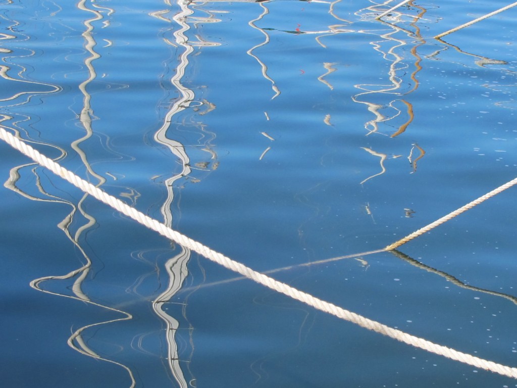 Fonds d'cran Nature Eau - Reflets Reflets dans le port de Porquerolles