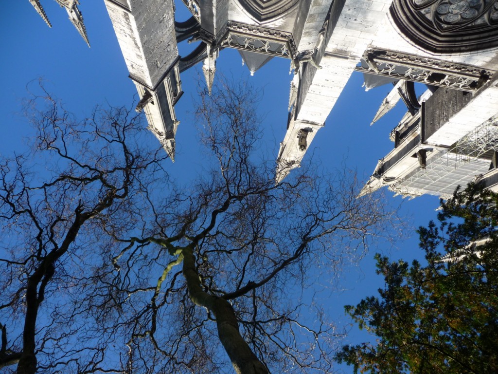 Fonds d'cran Constructions et architecture Edifices Religieux Tombs sur la tte