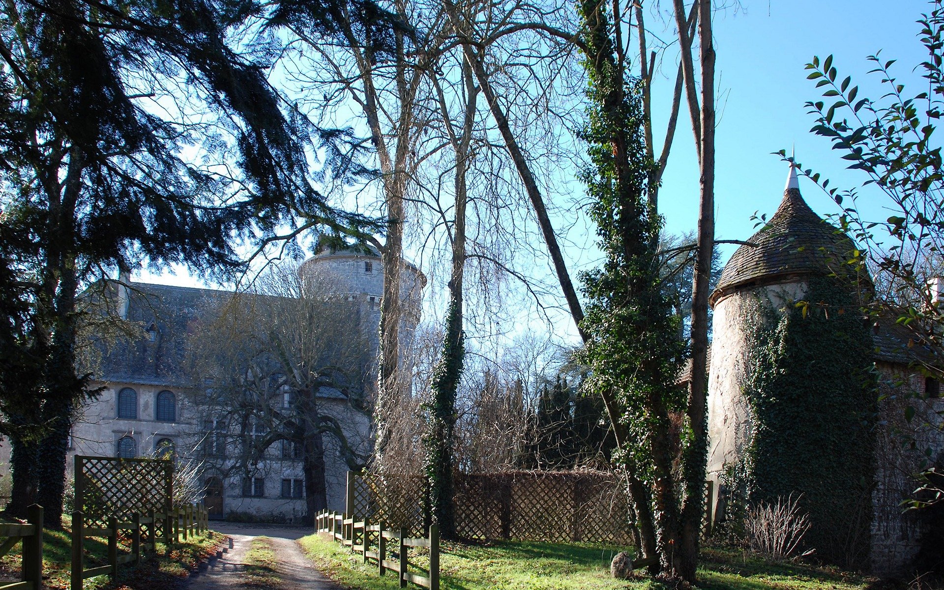 Fonds d'cran Constructions et architecture Chteaux - Palais chateau de Grzieux le Fromental ,Loire 42