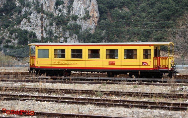 Fonds d'cran Transports divers Trains Train Jaune