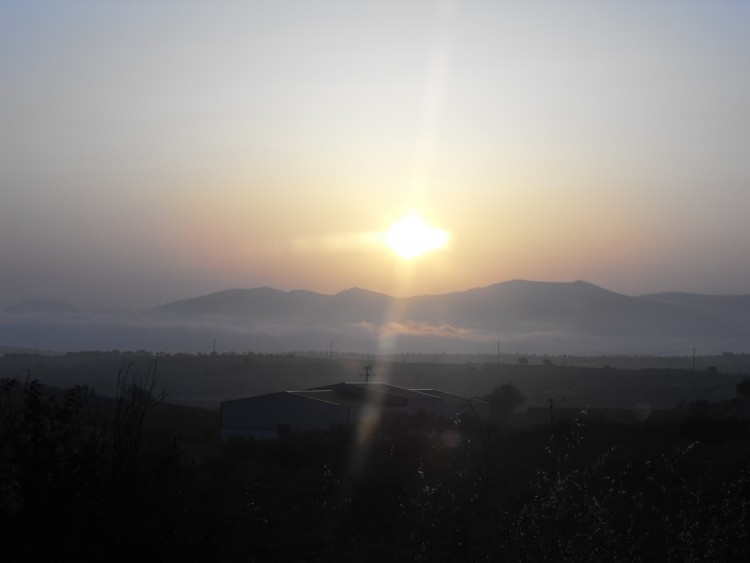 Fonds d'cran Voyages : Europe Portugal Lever de soleil depuis E801 ( portugal )