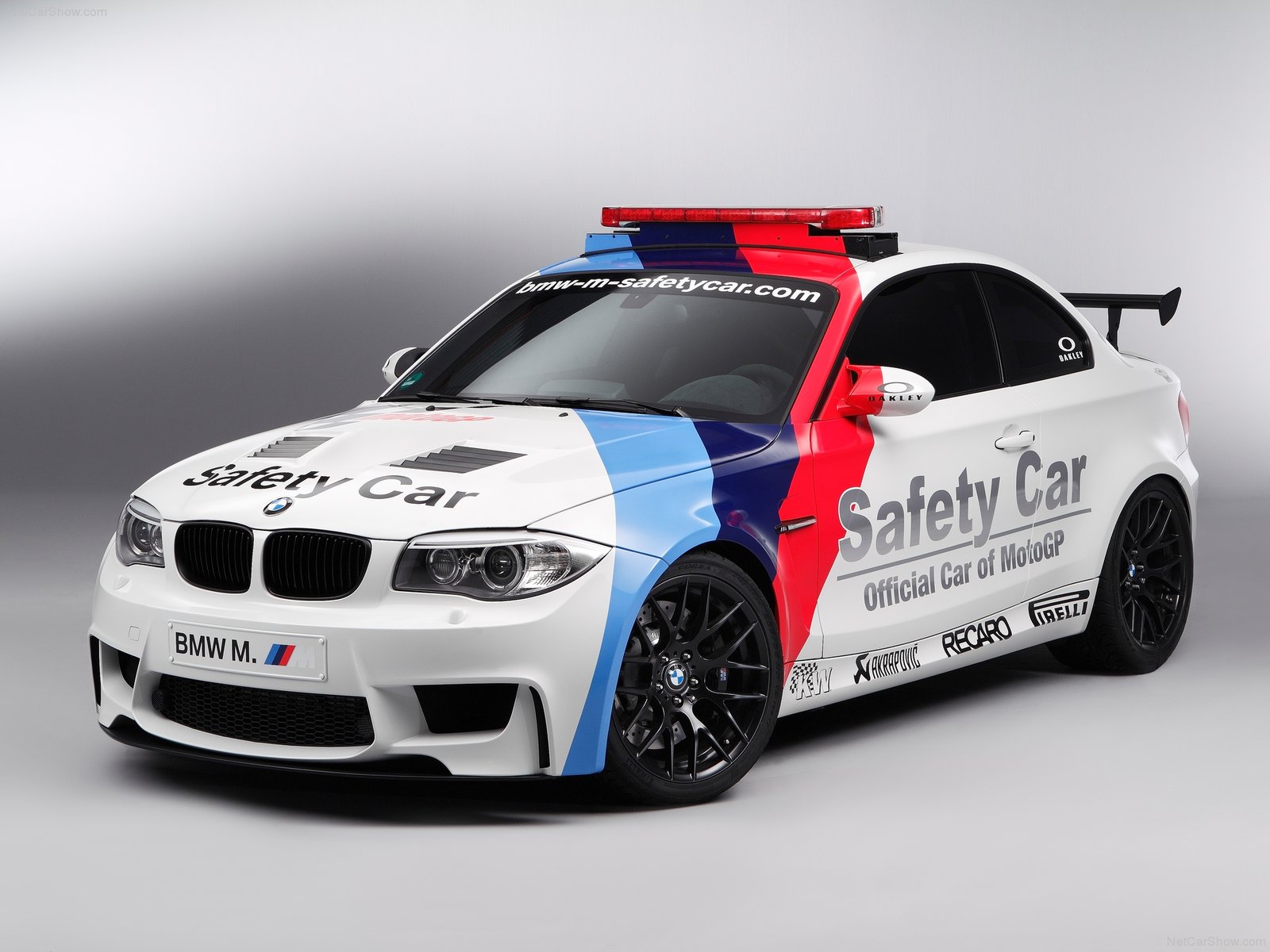 Fonds d'cran Voitures BMW BMW Series-1 M Coupe MotoGP Safety Car