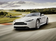 Fonds d'cran Voitures Aston Martin V8 Vantage S Roadster