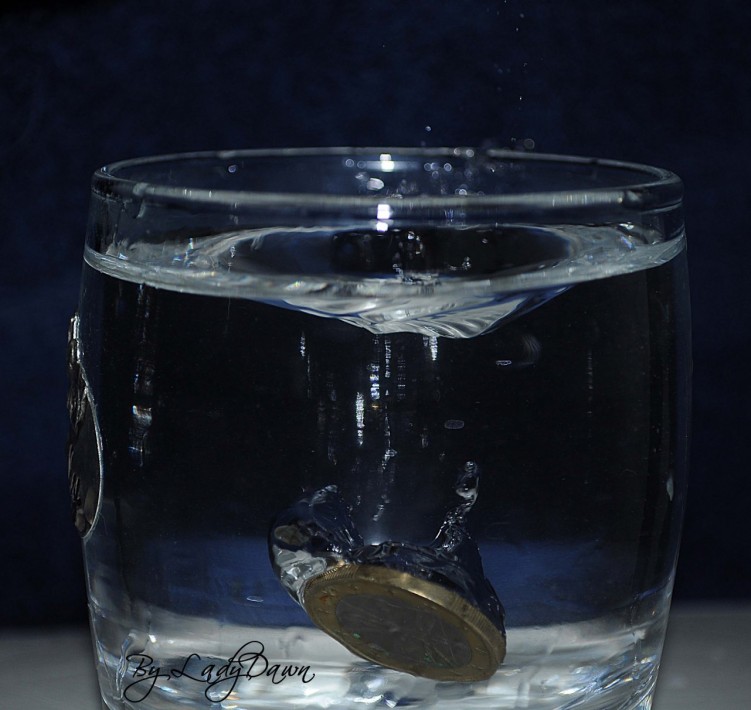 Fonds d'cran Objets Monnaies - Billets water