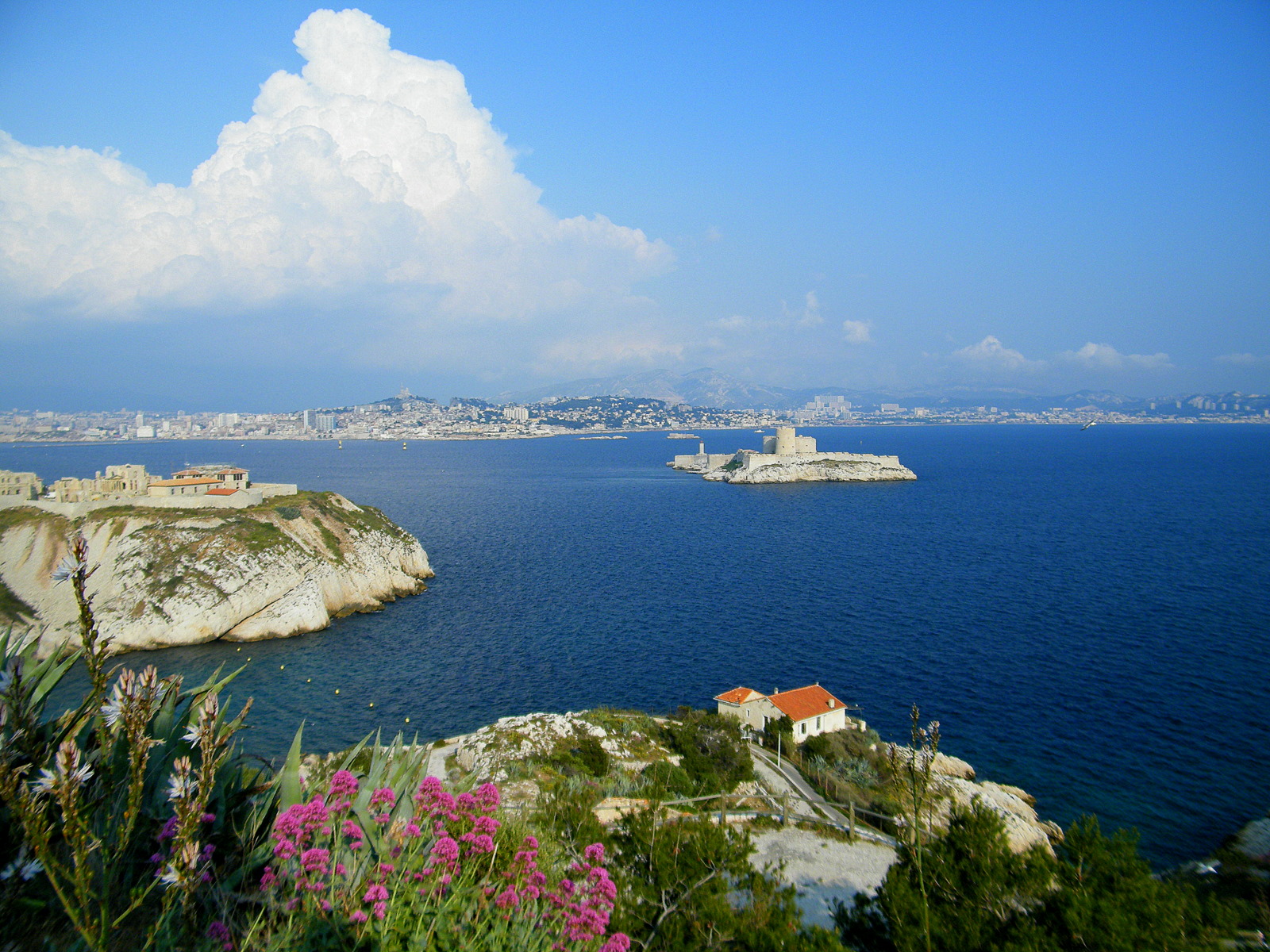 Wallpapers Trips : Europ France > Provence-Alpes-Cte d'Azur marseille le du frioul