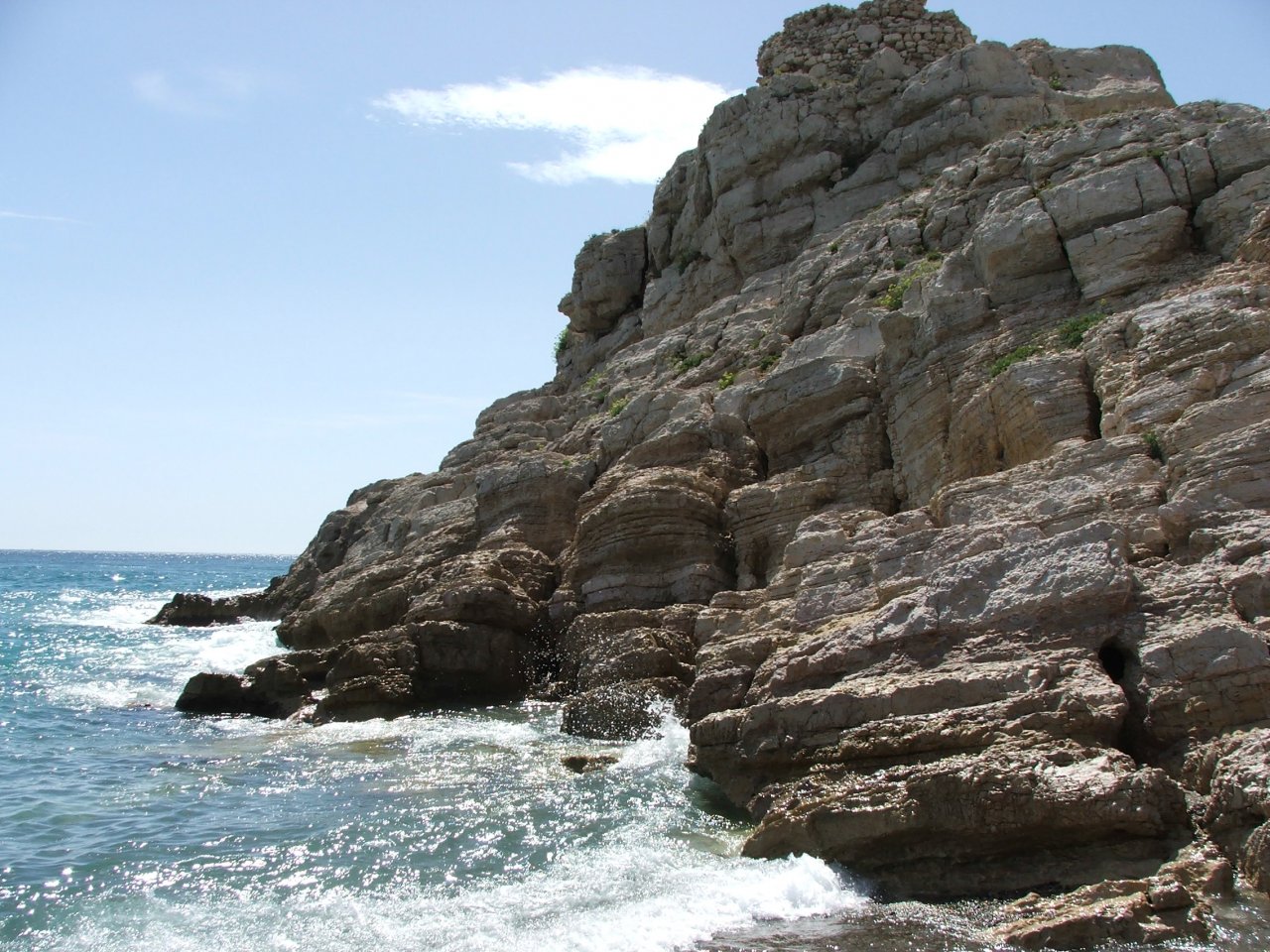 Fonds d'cran Nature Mers - Ocans - Plages Rocks on the beach