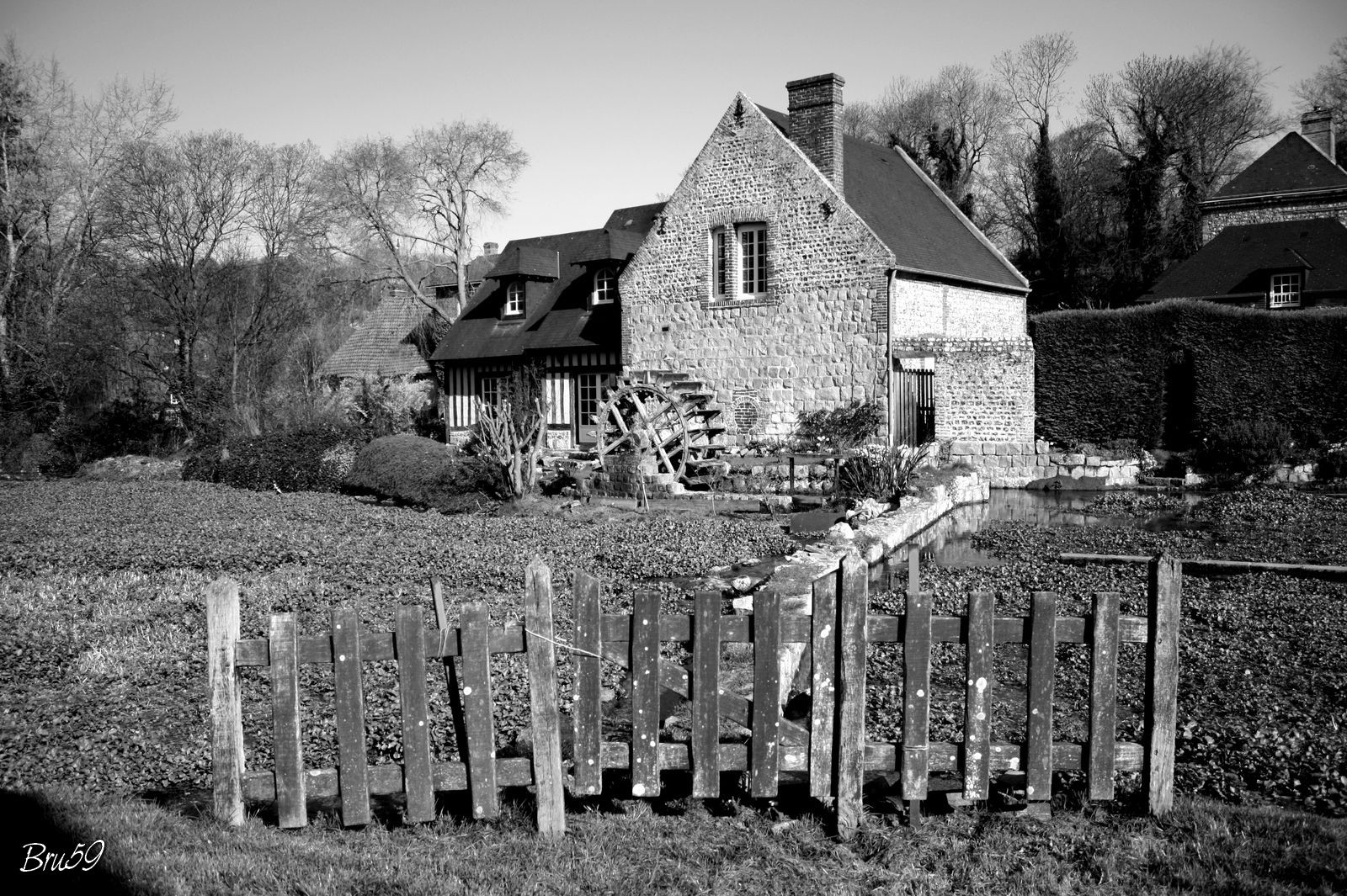 Fonds d'cran Voyages : Europe France > Normandie Maison normande et son moulin