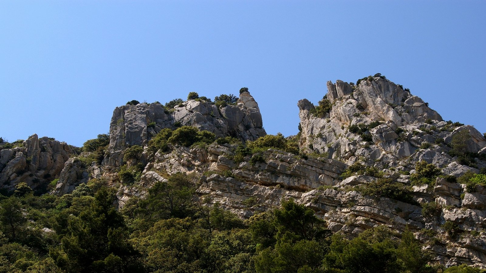 Wallpapers Nature Mountains les alpilles