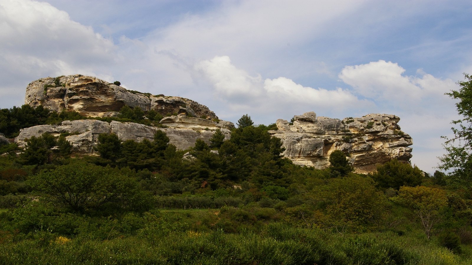 Wallpapers Nature Landscapes roches des alpilles