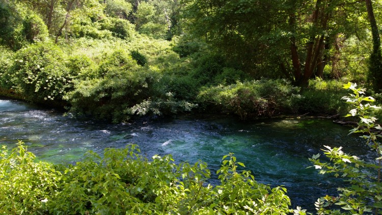 Wallpapers Nature Rivers - Torrents fontaines du vaucluse