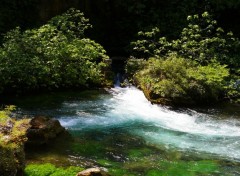 Fonds d'cran Nature fontaine du vaucluse riviere