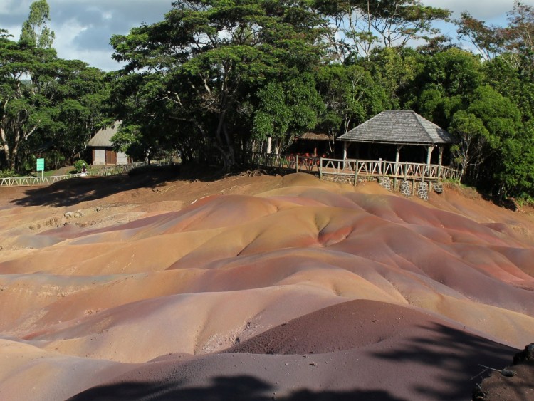 Fonds d'cran Voyages : Afrique Ile Maurice La terre des 7 couleurs