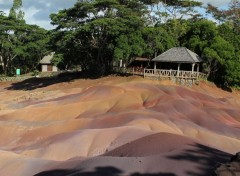 Fonds d'cran Voyages : Afrique La terre des 7 couleurs