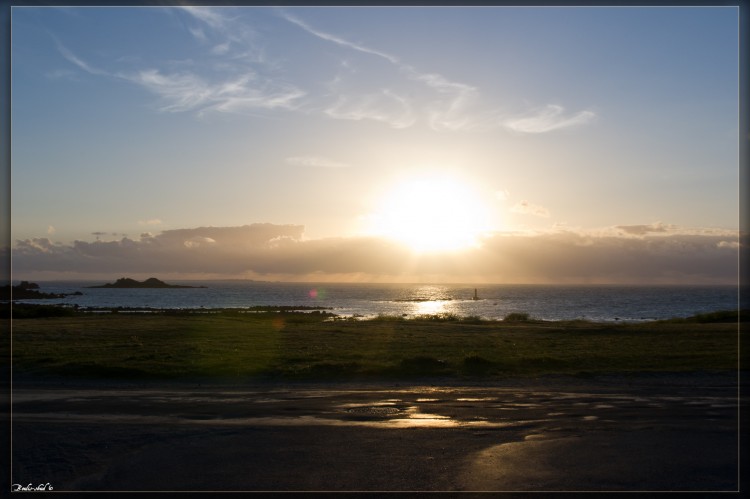 Fonds d'cran Nature Couchers et levers de Soleil Reflet d'asphalte