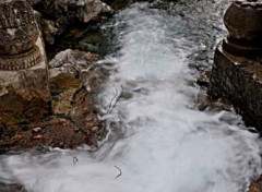 Wallpapers Nature l'eau dans les rochers