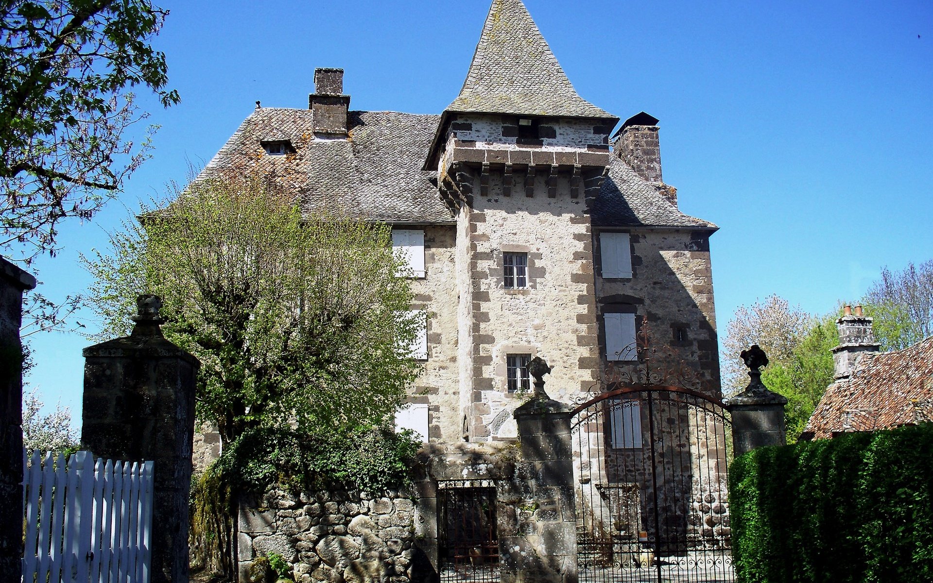 Fonds d'cran Constructions et architecture Chteaux - Palais chateau st Pol , Cantal 15