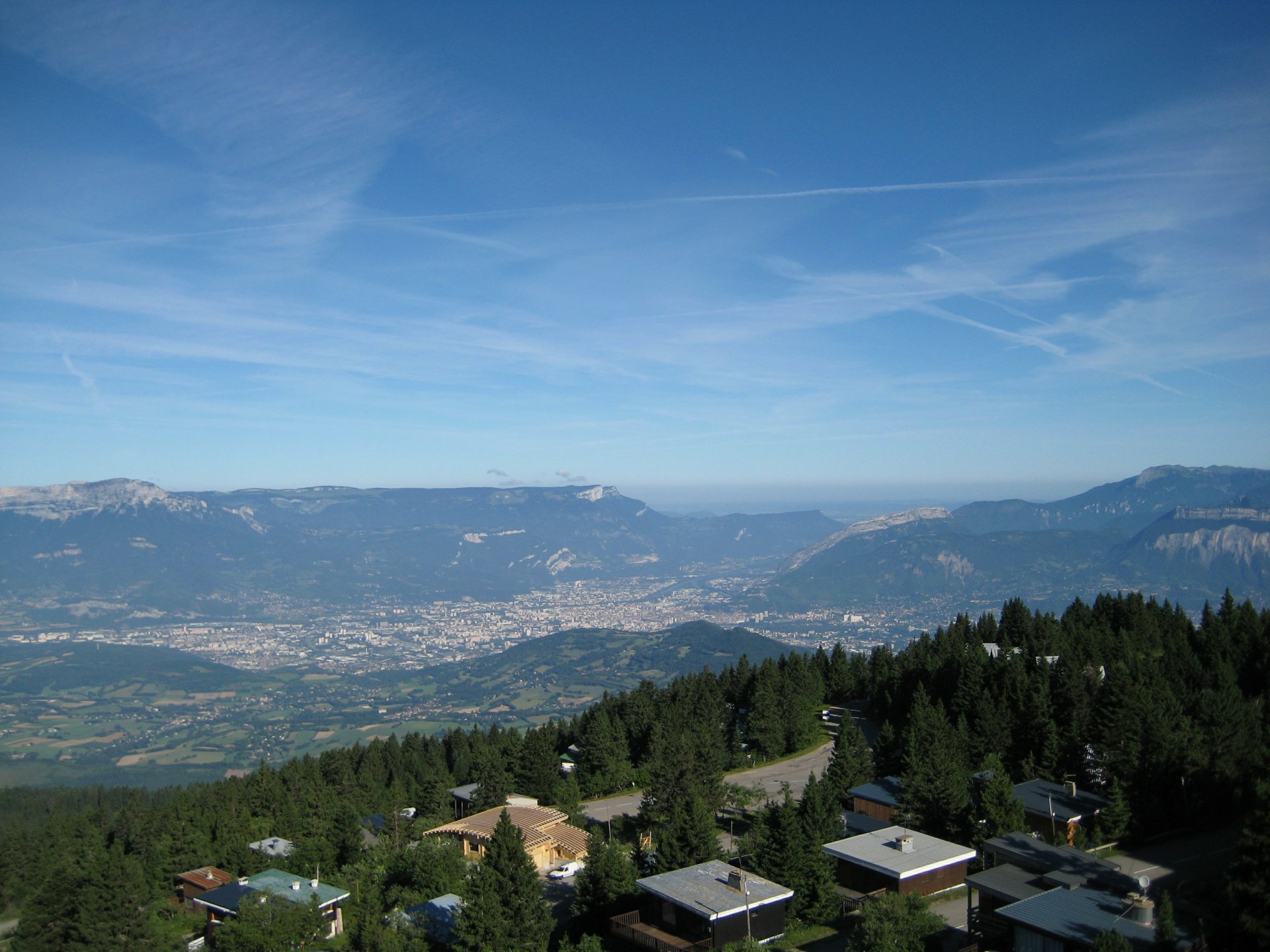 Wallpapers Trips : Europ France > Rhne-Alpes Chamrousse - Vue sur Grenoble -  Jour