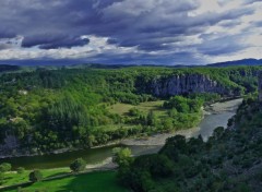 Fonds d'cran Nature Panorama ardchois entre Balazuc et le village rhabilit du Viel Audon