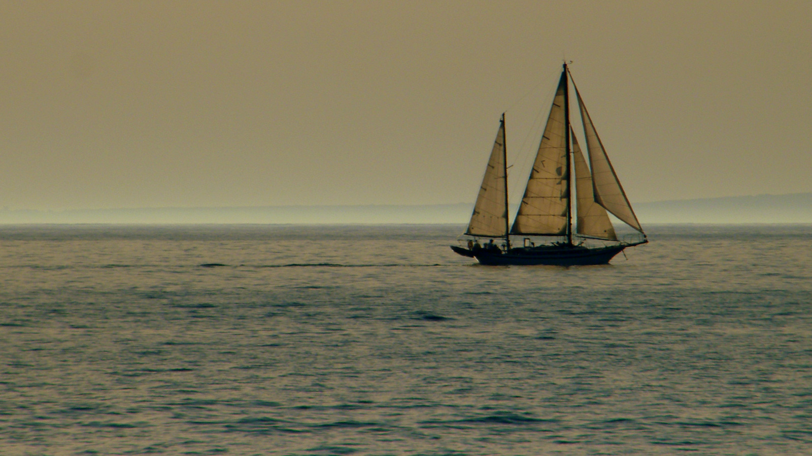 Fonds d'cran Bateaux Voiliers 4 voiles