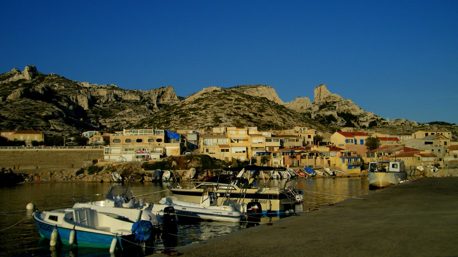 Wallpapers Trips : Europ France > Provence-Alpes-Cte d'Azur Les Goudes Marseille