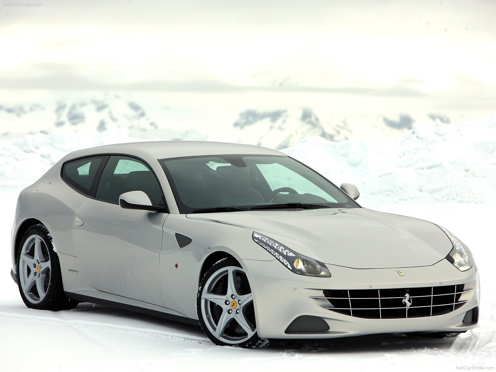 Fonds d'cran Voitures Ferrari Ferrari FF