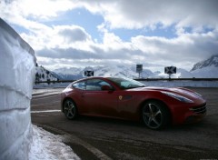 Fonds d'cran Voitures Ferrari FF