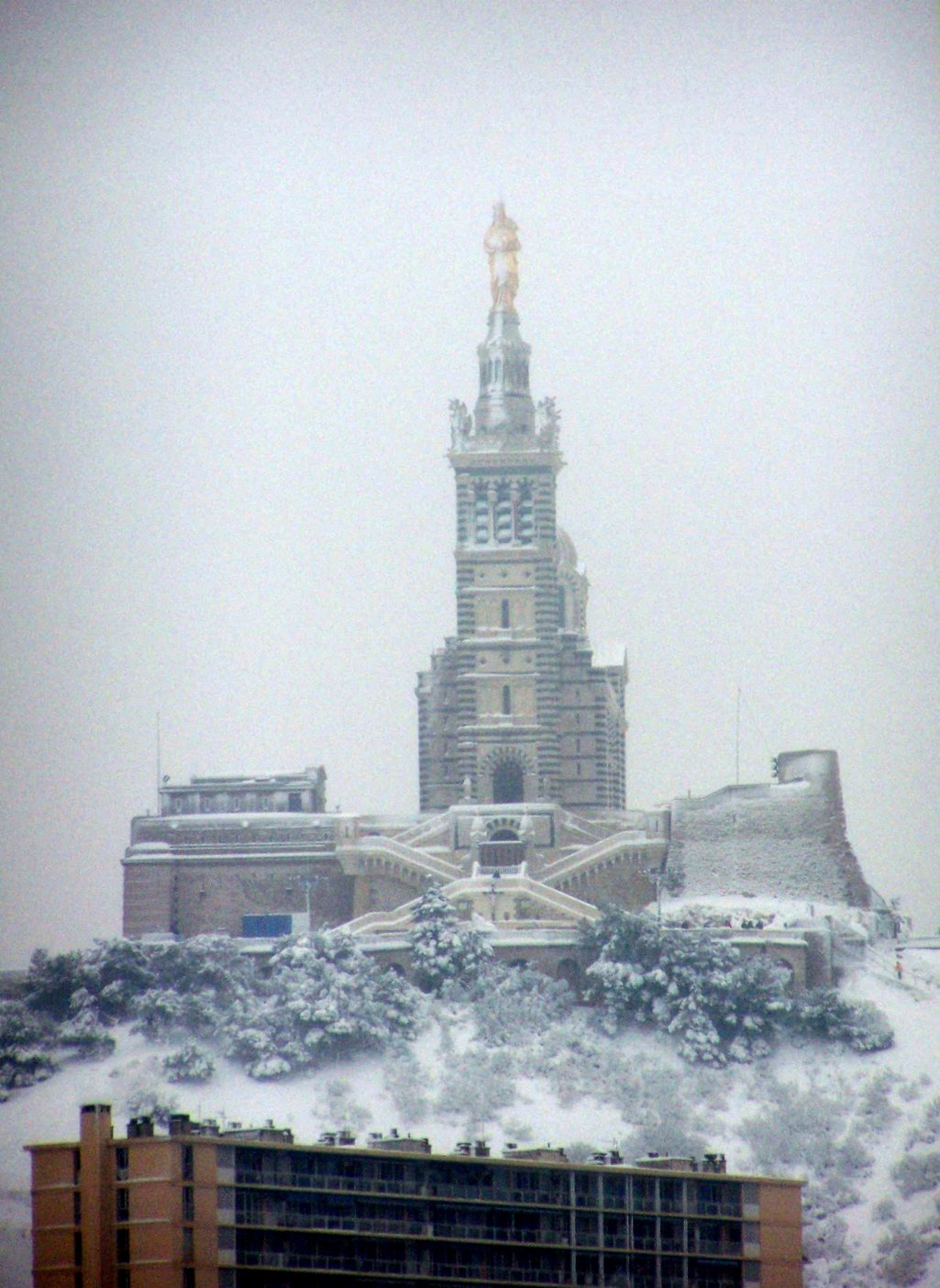 Fonds d'cran Constructions et architecture Edifices Religieux la bonne mre sous la neige