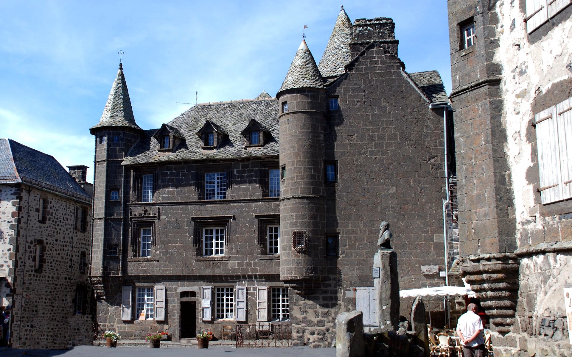 Fonds d'cran Constructions et architecture Bâtiments administratifs Baillage de Salers ,Cantal 15