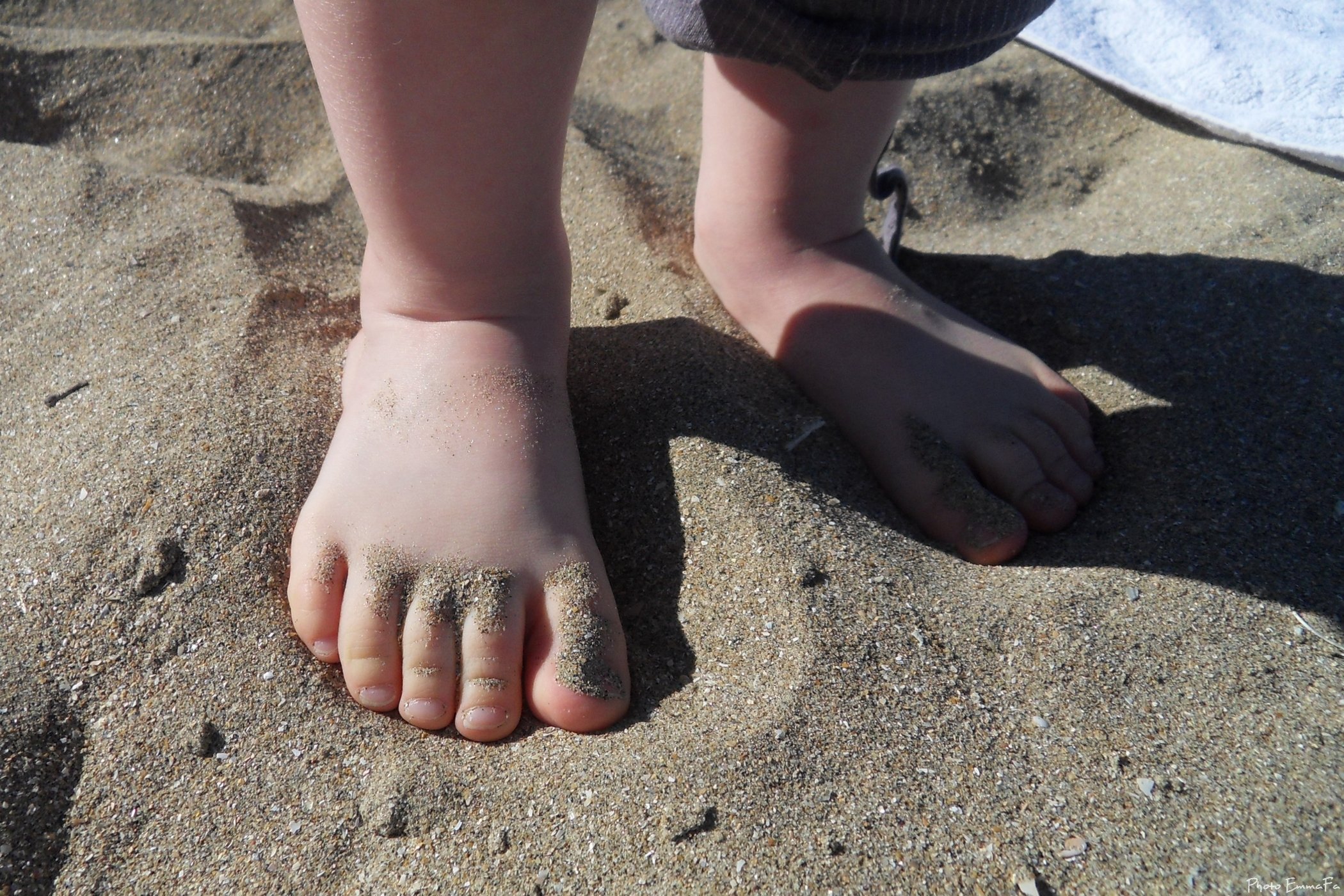 Fonds d'cran Hommes - Evnements Bbs - Enfants 1ers pas sur la plage