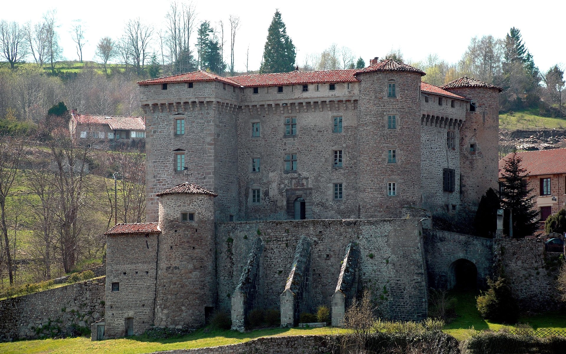 Wallpapers Constructions and architecture Castles - Palace Chateau-fort de Chalmazel