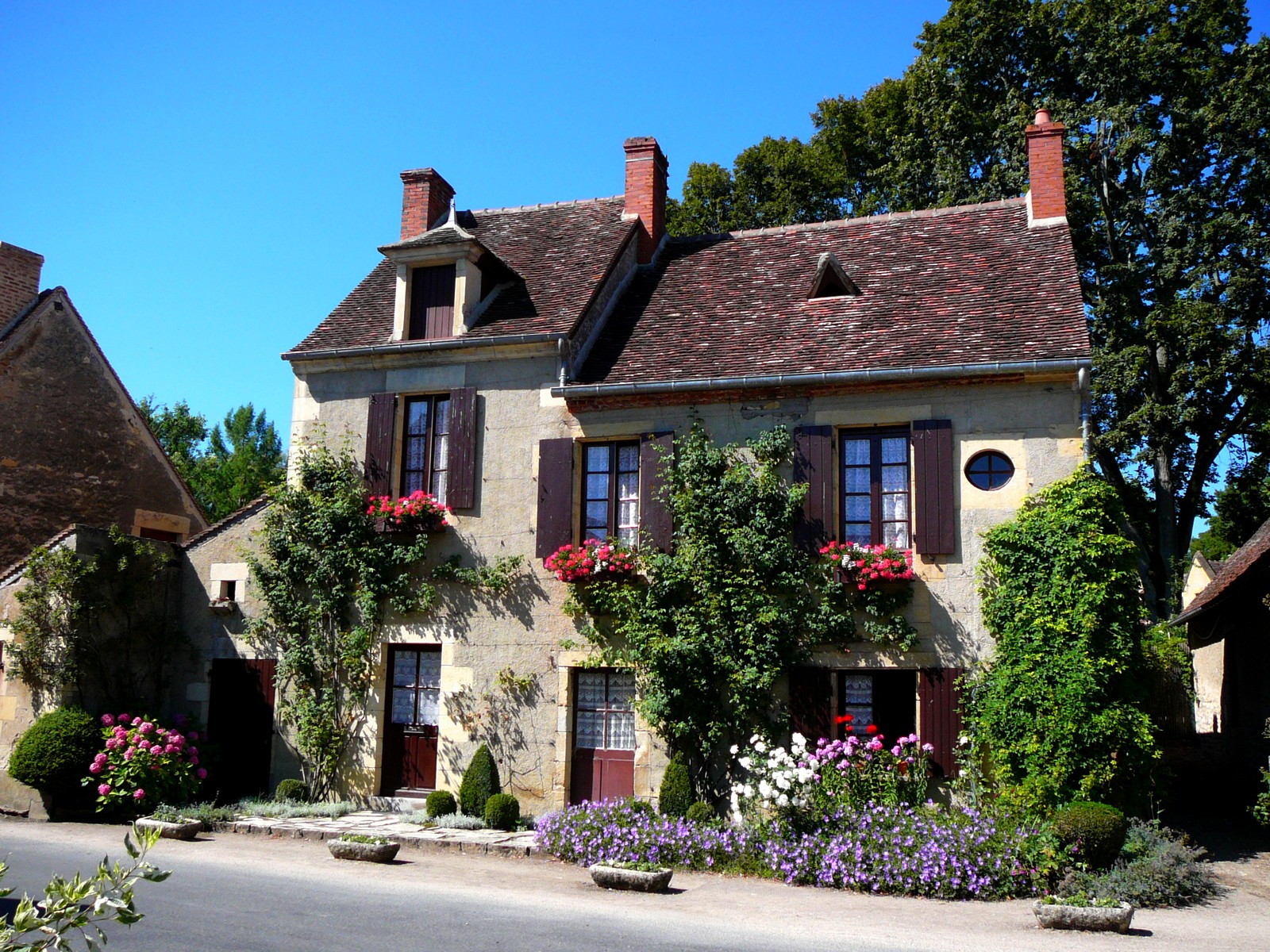 Fonds d'cran Constructions et architecture Maisons Village d'Apremont/Allier