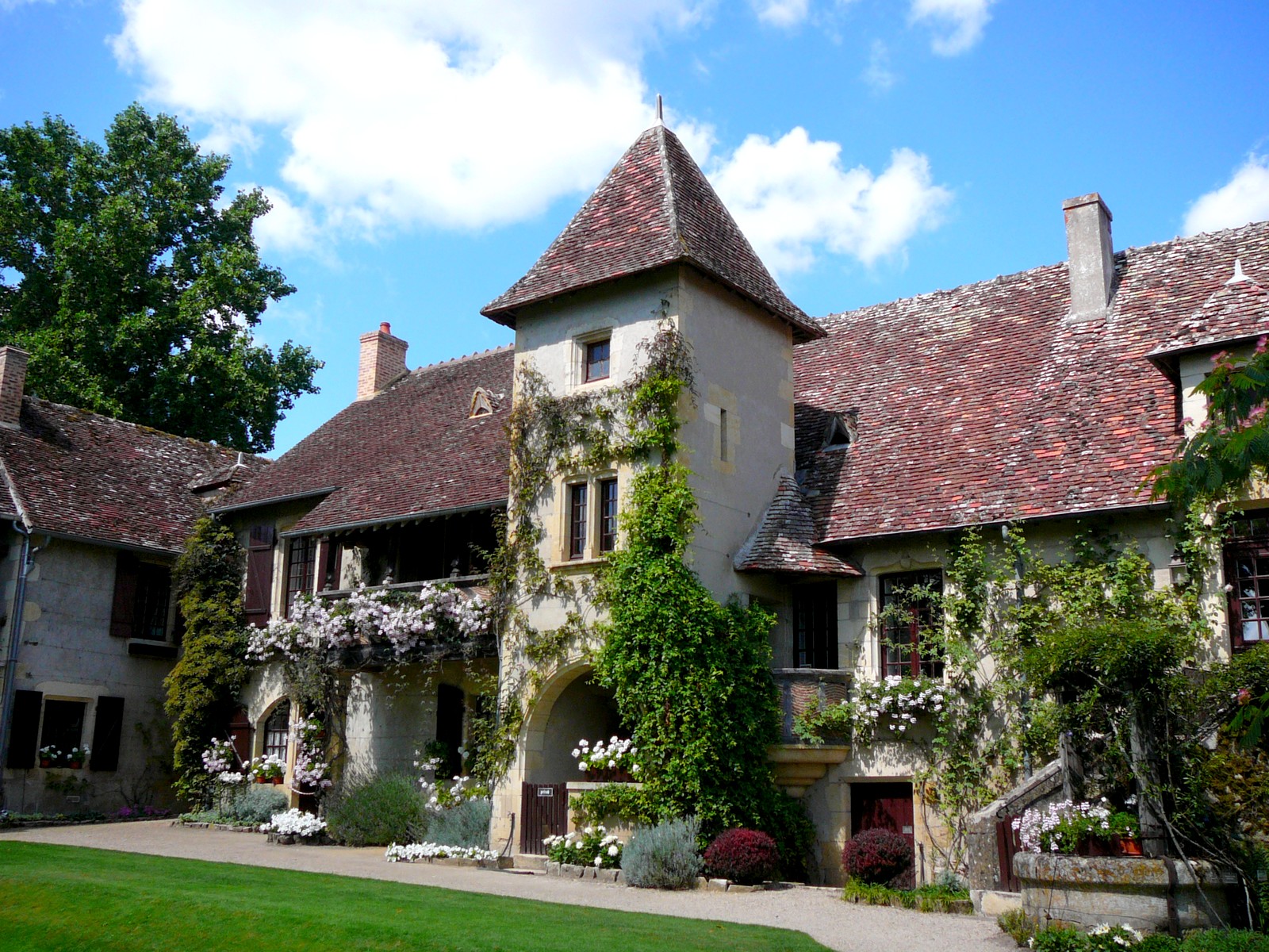 Wallpapers Constructions and architecture Houses Village d'Apremont/Allier