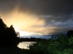 Fonds d'cran Nature Coucher de soleil sur la riviere Guiers