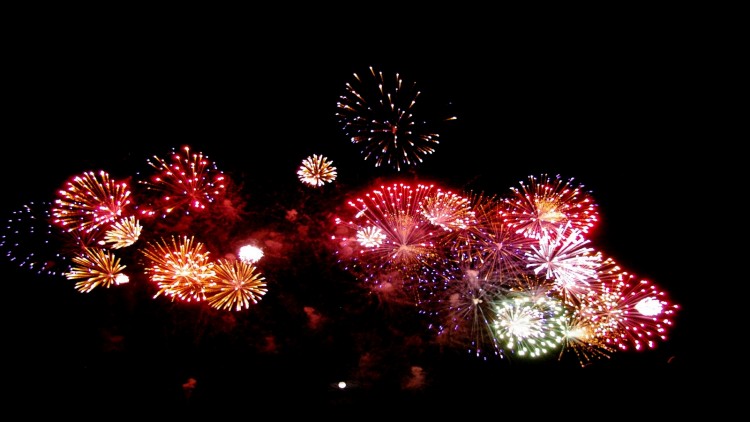 Fonds d'cran Hommes - Evnements Feux d'Artifice en couleurs