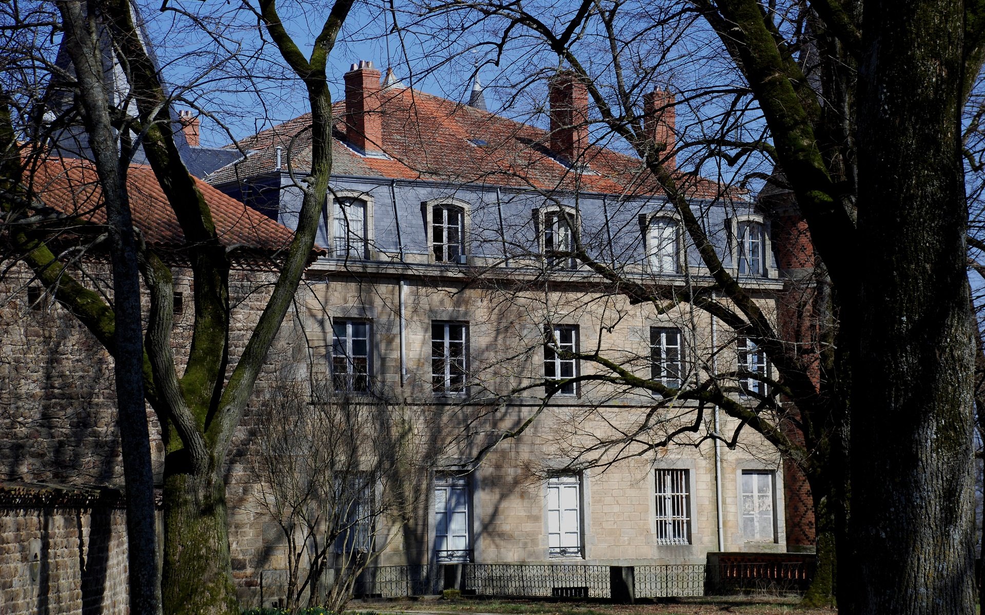 Wallpapers Constructions and architecture Castles - Palace chateau de Valinches ,Loire 42