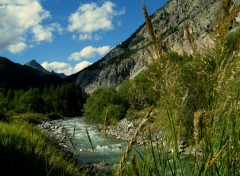 Fonds d'cran Nature au pied des montagnes