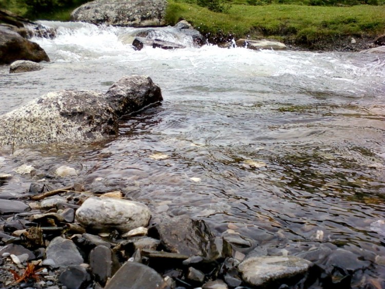 Fonds d'cran Nature Fleuves - Rivires - Torrents Plage sur le torrent