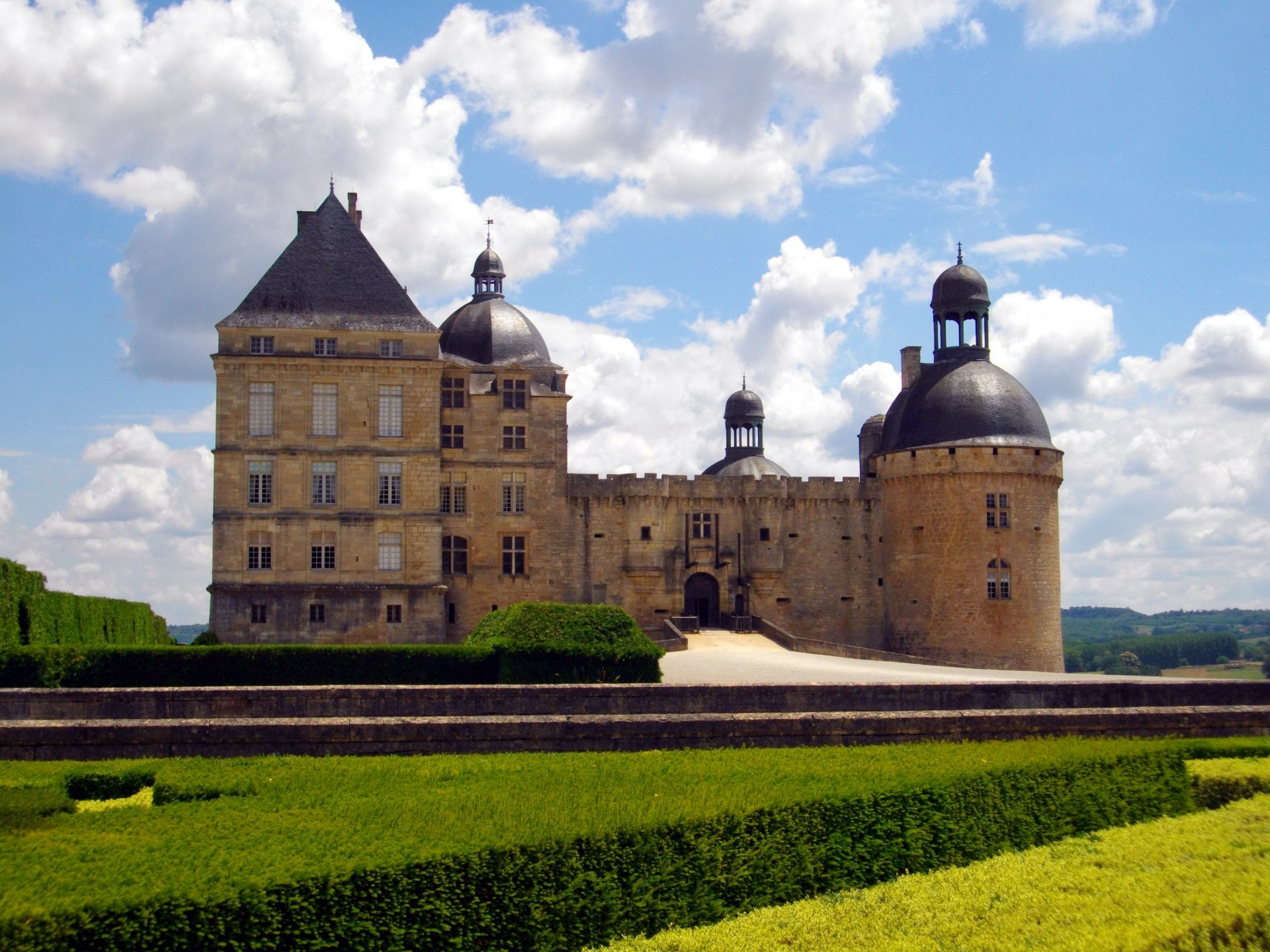 Fonds d'cran Constructions et architecture Chteaux - Palais chateau de hautefort