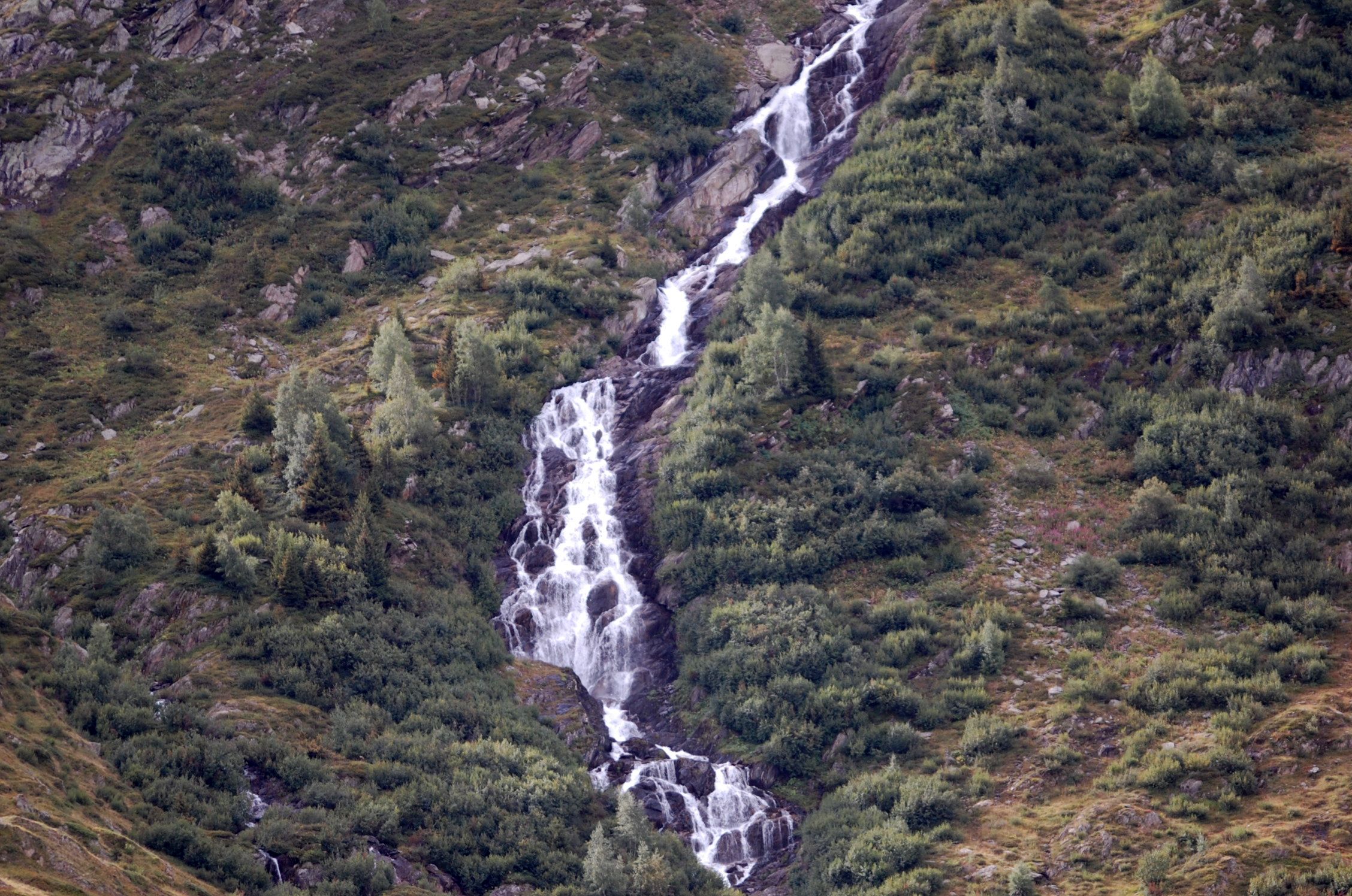 Fonds d'cran Nature Cascades - Chutes Petite cascade