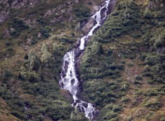 Fonds d'cran Nature Petite cascade