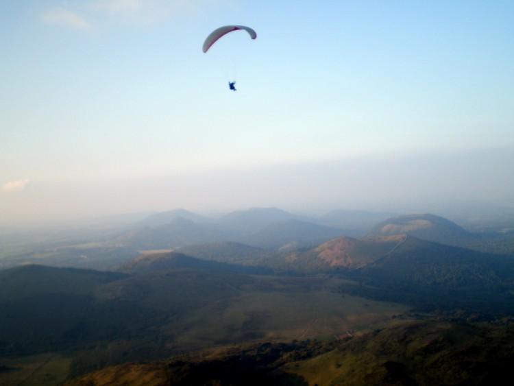 Fonds d'cran Sports - Loisirs Parachutisme Parachutiste  Clermont-Ferrand