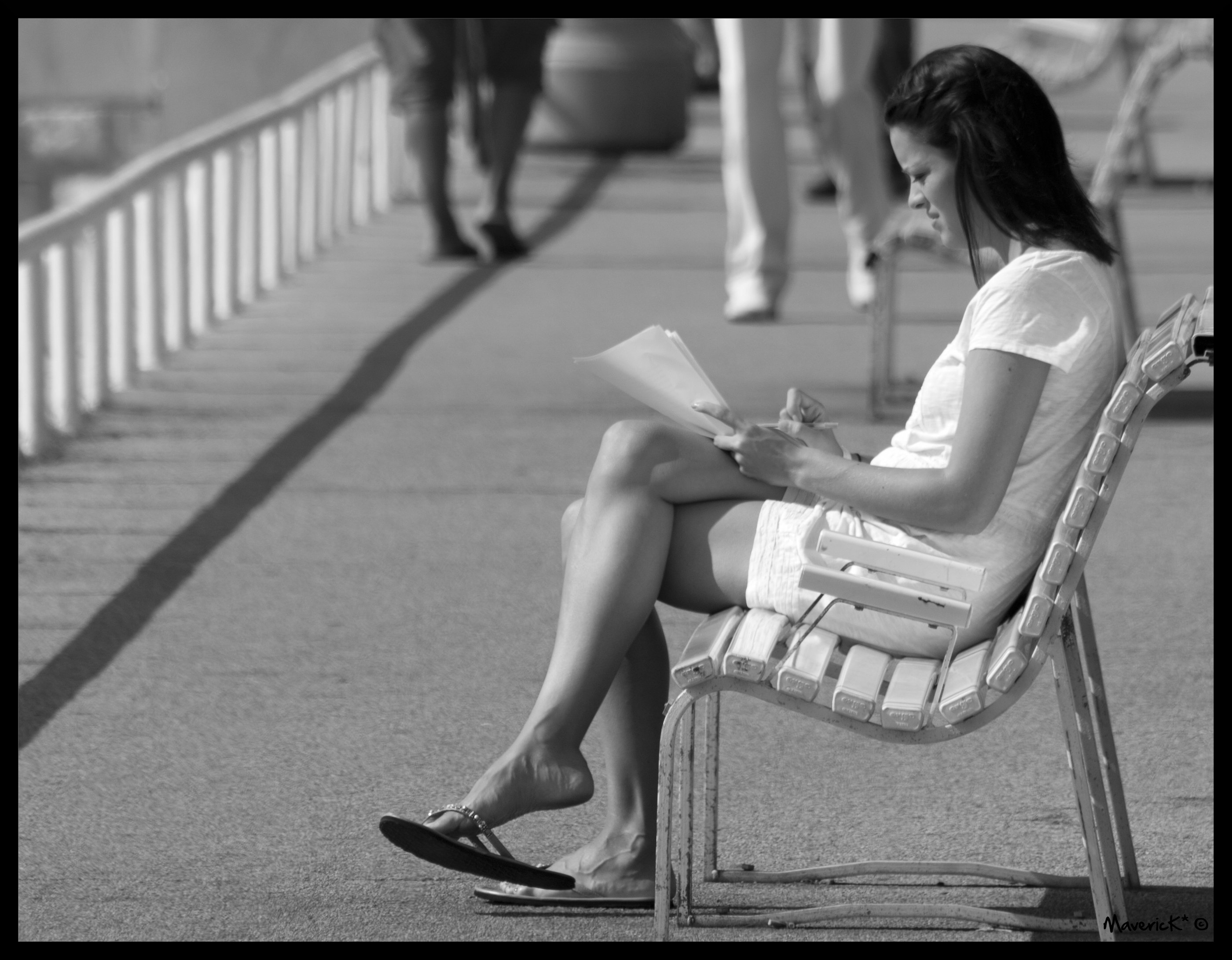 Fonds d'cran Hommes - Evnements Femmes - Fminit Sur un banc...