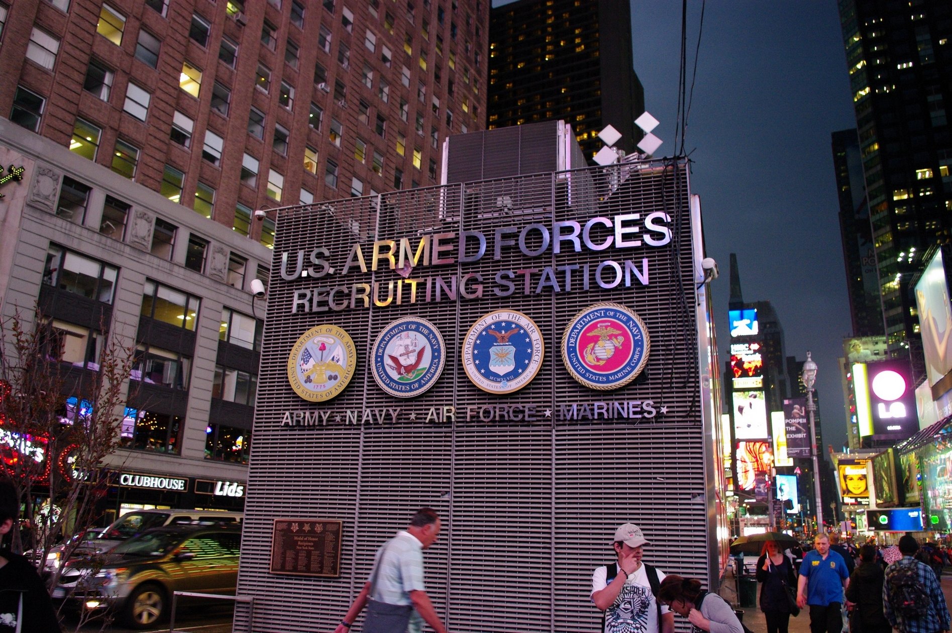 Fonds d'cran Voyages : Amrique du nord Etats-Unis New York - Stand de recrutement des armes amricaines  Times Square