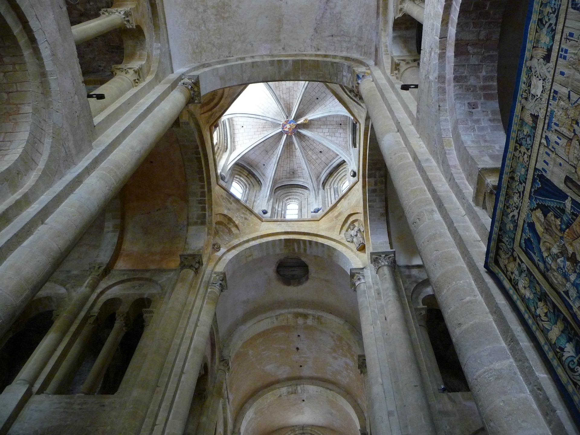 Fonds d'cran Constructions et architecture Edifices Religieux Eglise de Conques