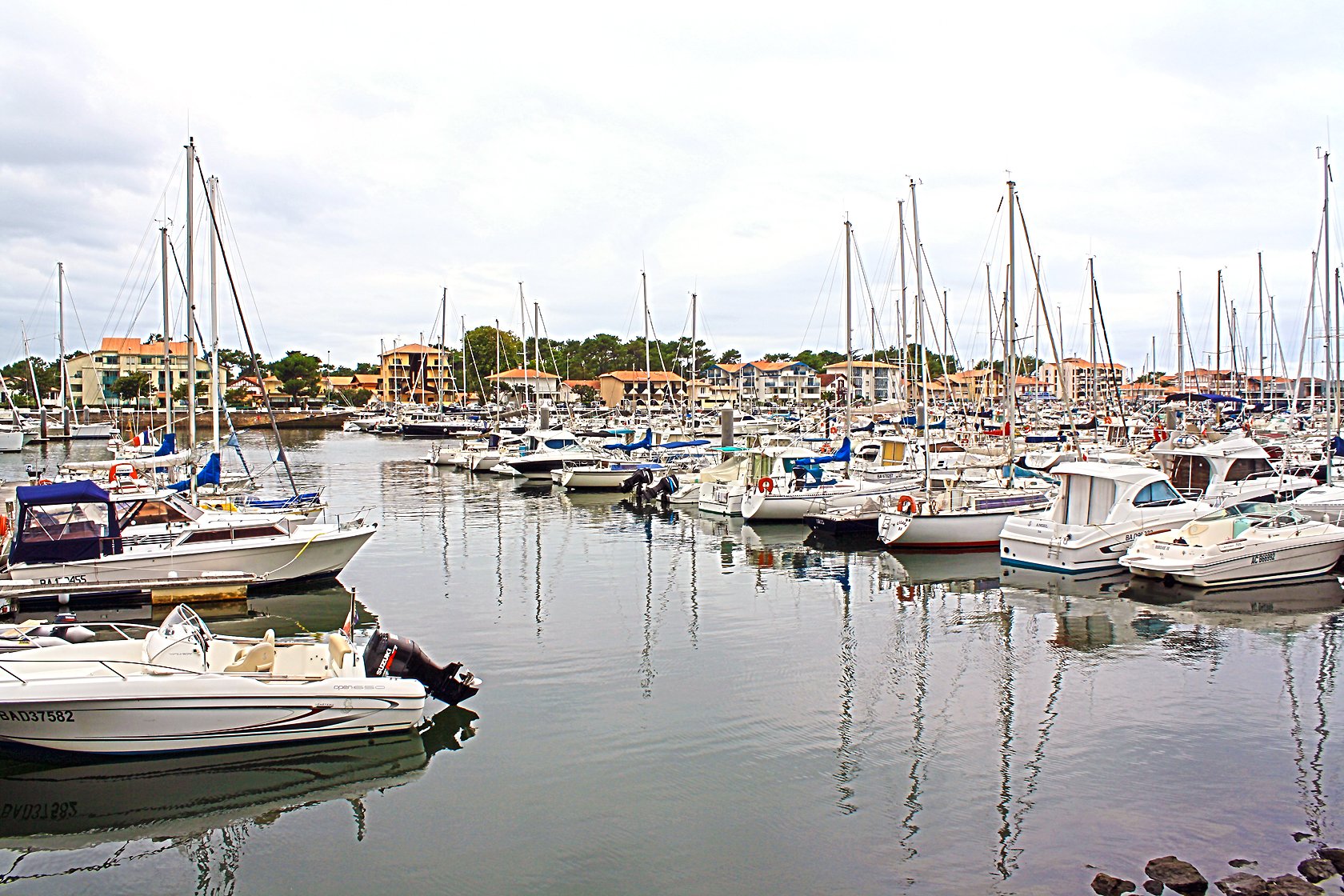 Fonds d'cran Bateaux Bateaux à moteur Port CapBreton