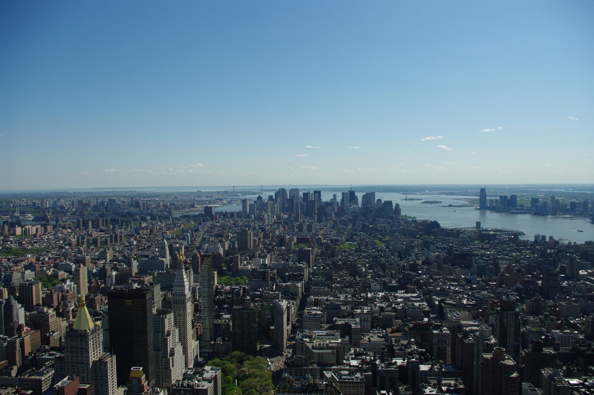 Wallpapers Trips : North America United-States New York - Manhattan avec la Skyline et la Statue de la Libert  gauche